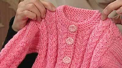 بافتنی و آموزش بافت بلوز شنلی زنانه با پیچ انگشتی